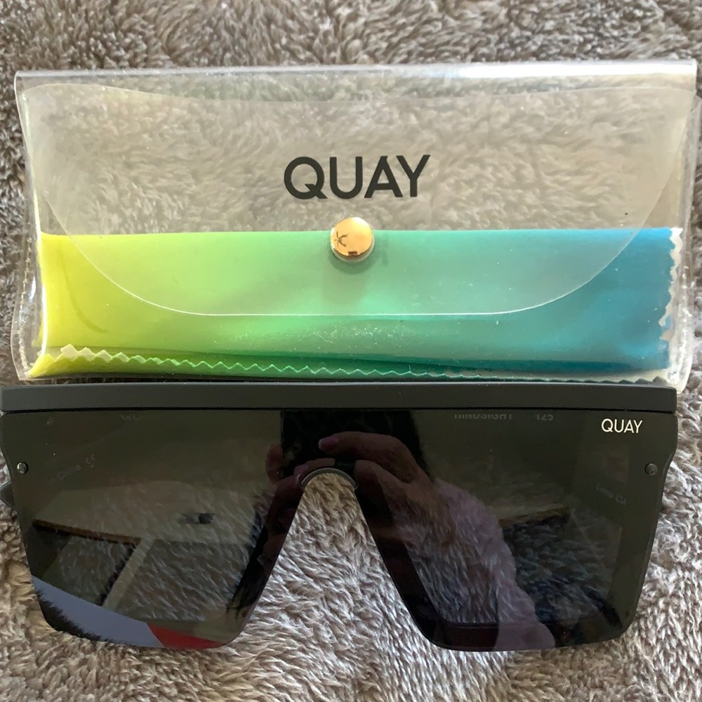 Quay hindsight sunglasses